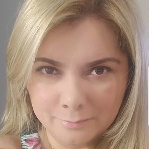 Meet your Posher, Adriana